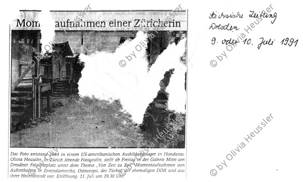 Image of sheet 19840220 photo 19: Momentaufnahmen einer Zürcherin Sächsische Zeitung Dresden 9.7.1991 about Olivia Press Archive published Photography
Strafübung und Züchtigung (Folter) eines Salvadorianischen Soldaten im Militärischen Ausbildungszentrum CREM der US-Militärs in Honduras. El Castillo.



En el «Centro de Entrenamiento Militar» (CREM) en la costa Atlántica
hondureña soldados estadounidenses instruyen a la Contra y a tropas
salvadoreñas. El Castillo, Dpto. de Colón, Honduras, 1984.
U.S. soldiers train Contras from Nicaragua and troops from El Salvador
at the military training center, Centro de Entrenamiento Militar (CREM),
on the Atlantic coast of Honduras. El Castillo, Dep. Colón, Honduras, 1984